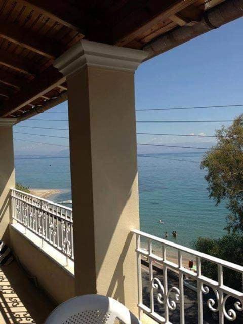 Ionian Mare Aparthotel Agios Ioannis Peristerion Exteriör bild