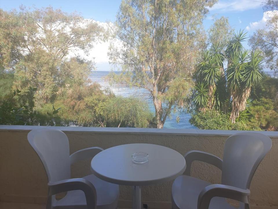 Ionian Mare Aparthotel Agios Ioannis Peristerion Exteriör bild