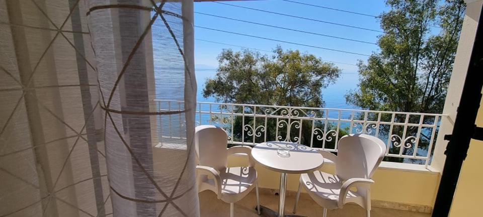 Ionian Mare Aparthotel Agios Ioannis Peristerion Exteriör bild