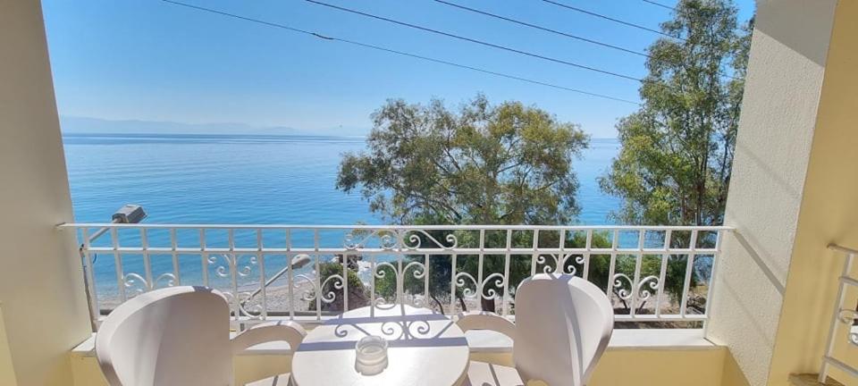 Ionian Mare Aparthotel Agios Ioannis Peristerion Exteriör bild