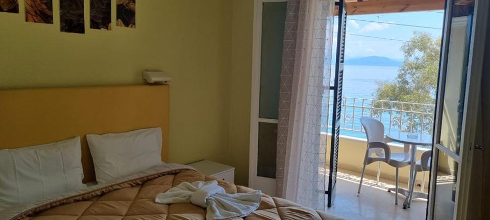 Ionian Mare Aparthotel Agios Ioannis Peristerion Exteriör bild