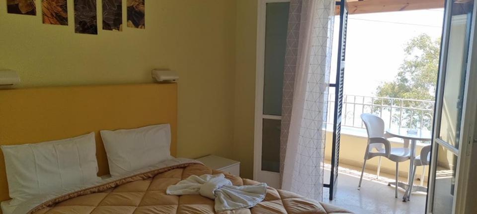 Ionian Mare Aparthotel Agios Ioannis Peristerion Exteriör bild