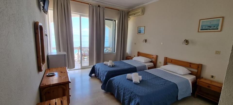 Ionian Mare Aparthotel Agios Ioannis Peristerion Exteriör bild